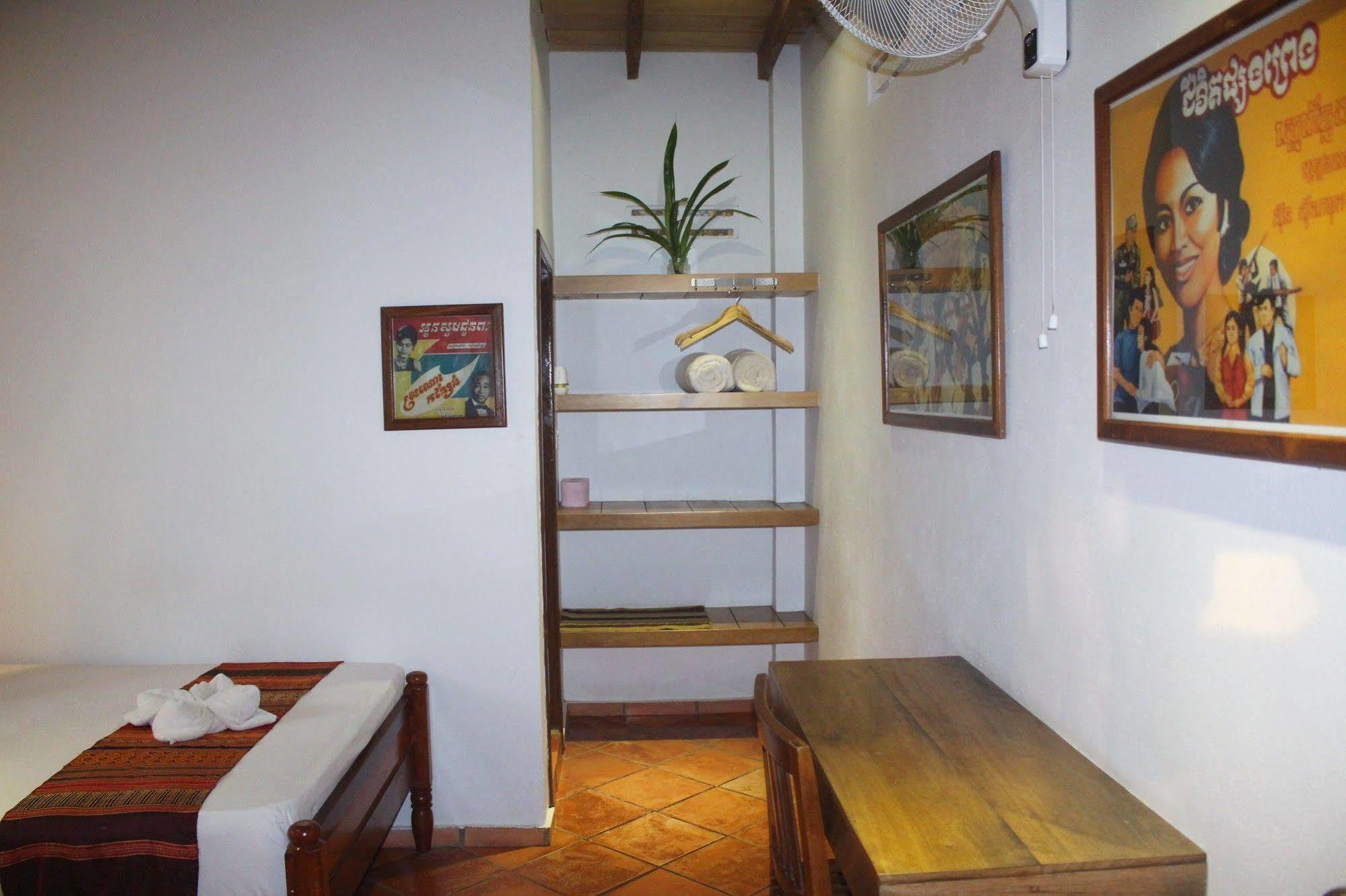 Botanica pensión Kep Exterior foto