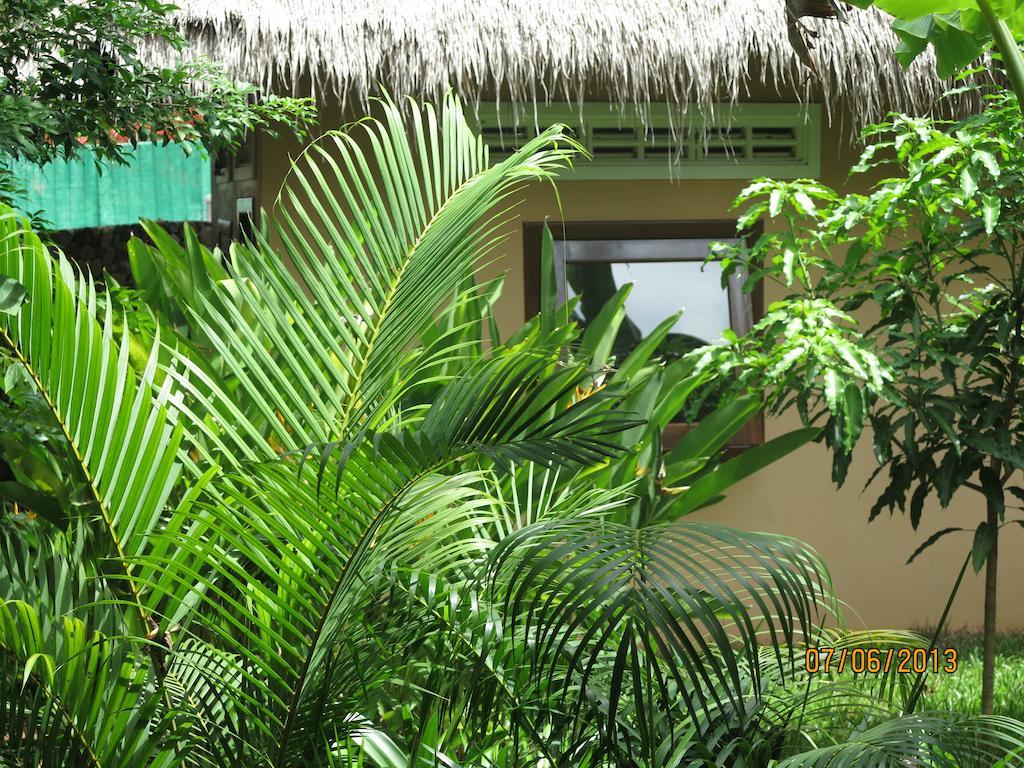 Botanica pensión Kep Exterior foto