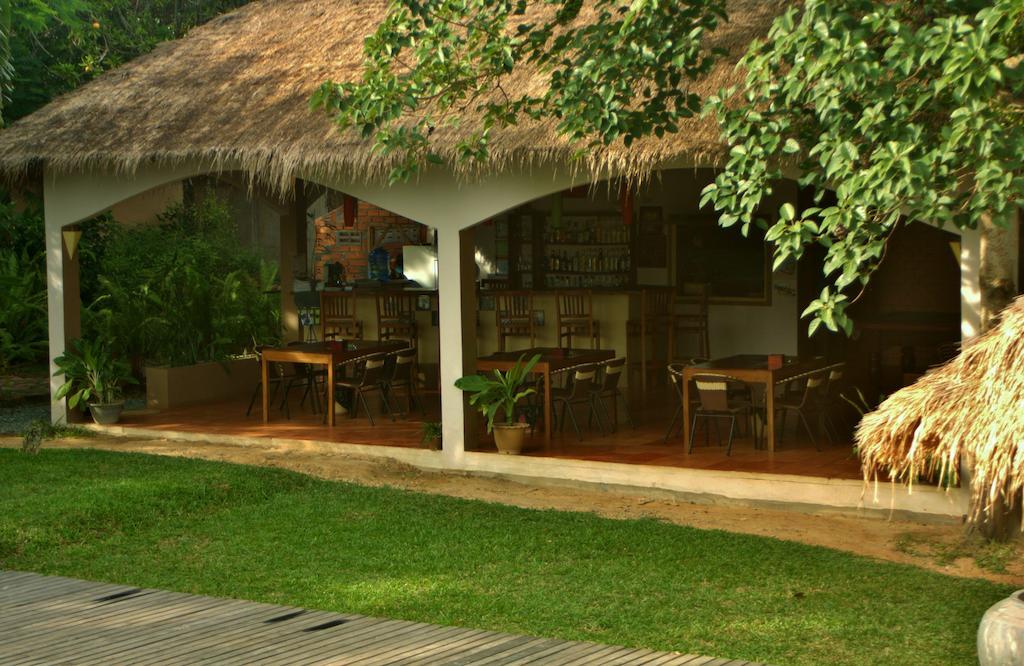 Botanica pensión Kep Exterior foto