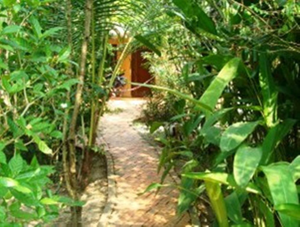Botanica pensión Kep Exterior foto